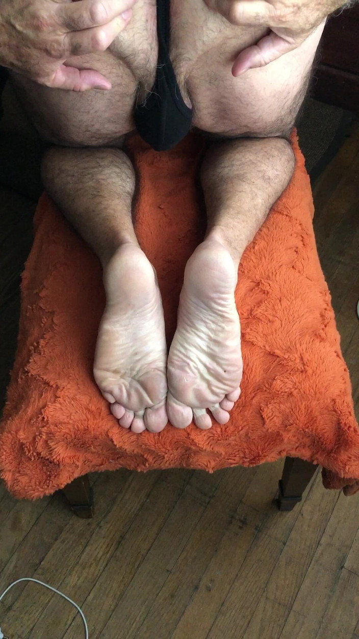 OhTrevor: Ohtrevor hete harige stiefvader wordt wakker met Bolero