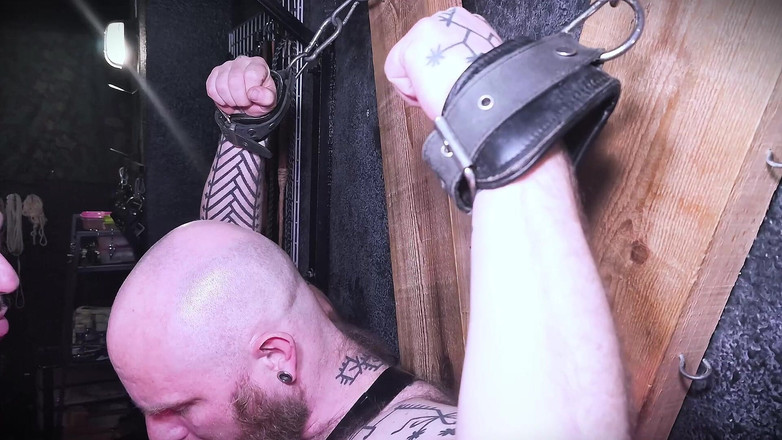 FUCKARTBERLIN: Ginger Rivalries - Fellball，胡子大师和克里斯蒂安猎人