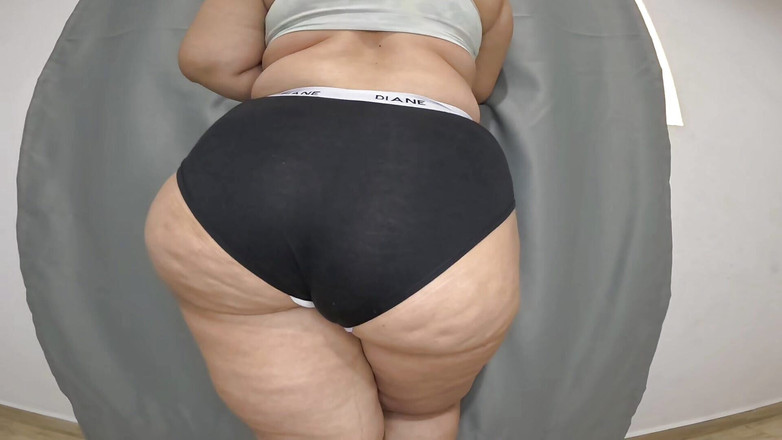 Soraya Culona: Ibu tiri berpantat besar menggoncang pantat besarnya, punggung melantun