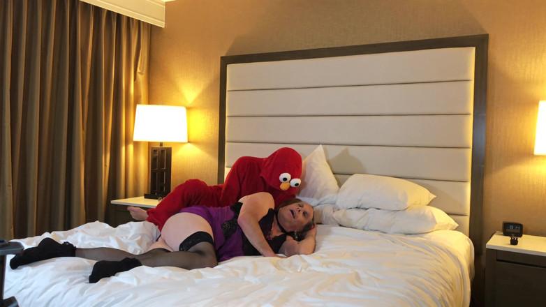 Jake Grand the man: Elmo top se svým obřím ptákem