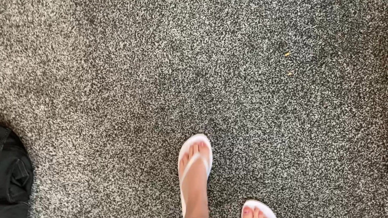 Alice Bean: Penghinaan kaki sandal