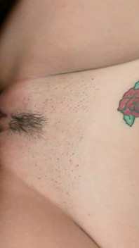 Brunette Candy milf, hongerig naar een harde pik, heeft hete seks