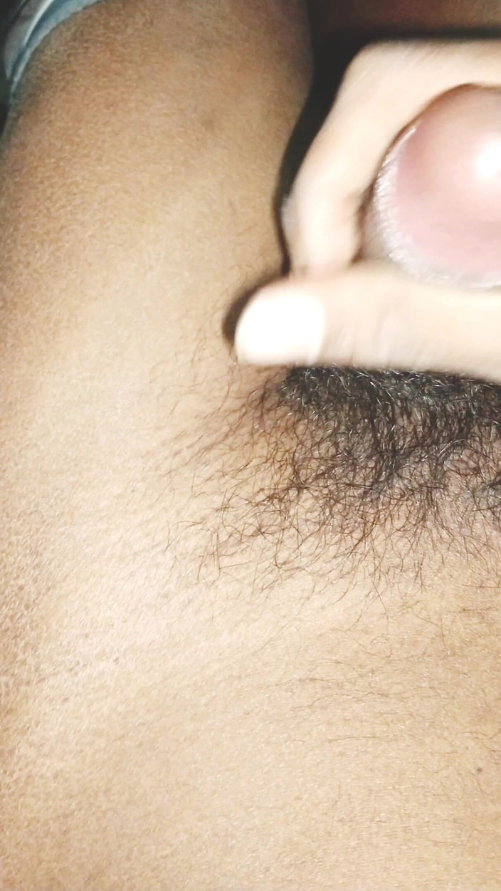 Indian_teens_era: Kadın egemenliği odada tek başına mastürbasyon yapıyor