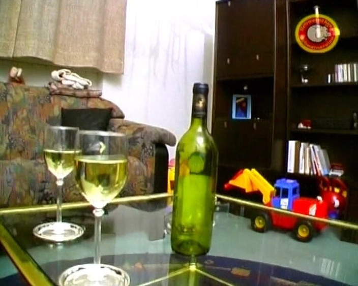 German Amateur Videos: Amatör tysk farmor deep throating efter att ha lekt med...