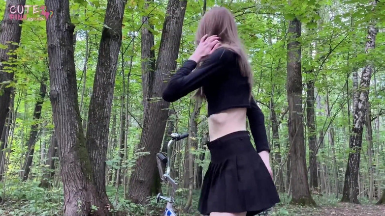 CutePinkUnicorn: 我在骑自行车时很兴奋，决定操自己