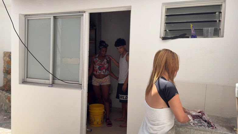 katyJay: Io sfrutta il fatto che la mia matrigna è distratta per...