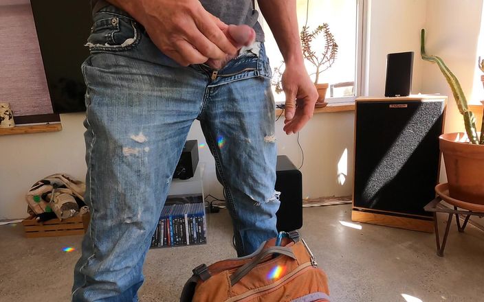 Lapetus: Éjaculation sur une randonnée en jean mouillé avec moi