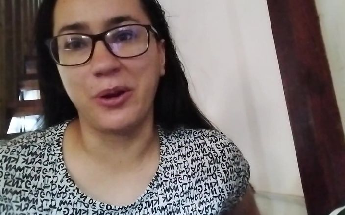 Brittanycheeks1: Eu estou em um hotel e eu me masturbo nas...