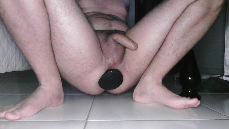 Lostbrl: 大きなプラグでイッた