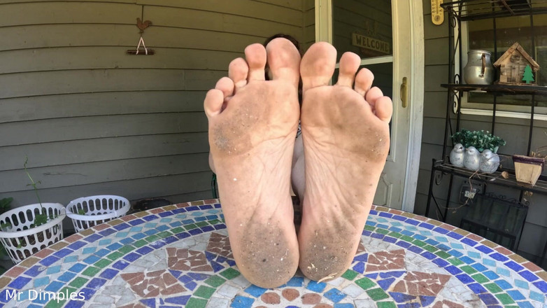 Mr Dimples: Показываю мои грязные ступни