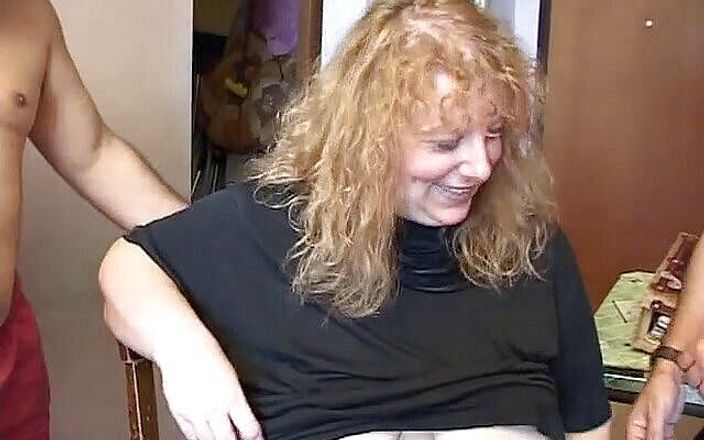 Milf in Love: Ugly amateur woman blows a few dicks