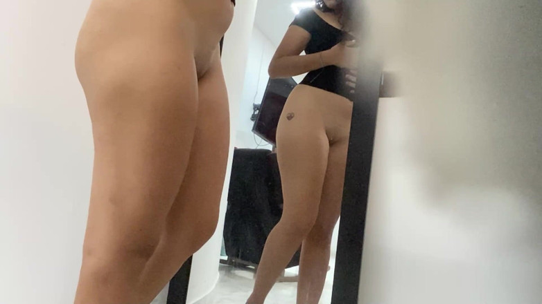 MiaSaintLove: Ma belle-fille se change devant le miroir