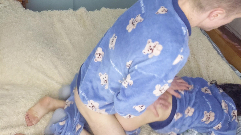 LittleLure: 长时间激烈的性爱在体精