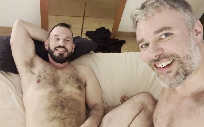 Chris DeRimm: 爸爸Chris derimm为Alessio Veneziano的生日提供鸡巴和蛋糕