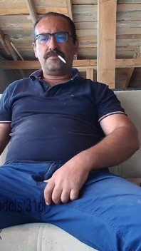 네 주인님이 생방송 중이었어