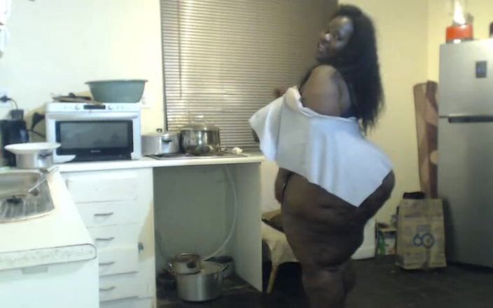 Legendary Booty Overdose: 그녀의 젖탱이를 빨고 자위하는 젖탱이 흑누나 비