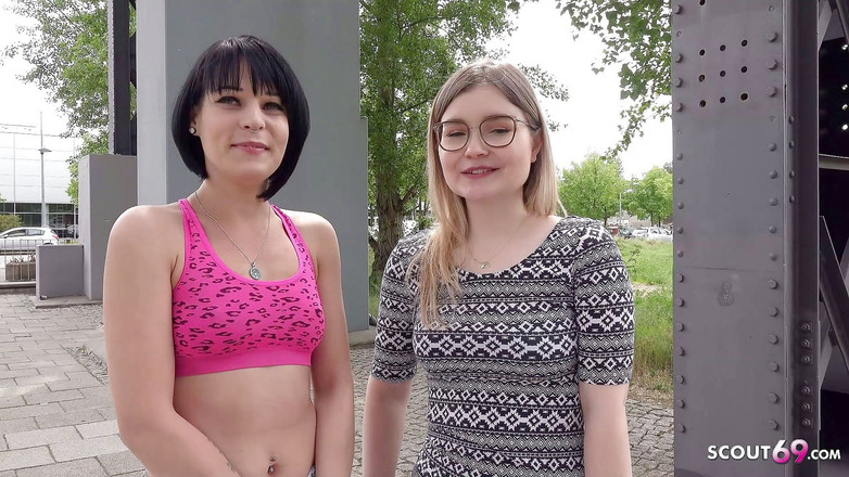 German Scout: Німецький скаут - дві худі дівчини вперше трахаються втрьох на пікапі в Берліні