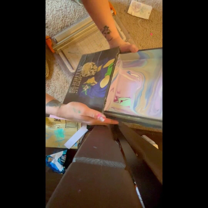 Suzy Wylde: Suzy Wylde Adalah Seorang Seniman