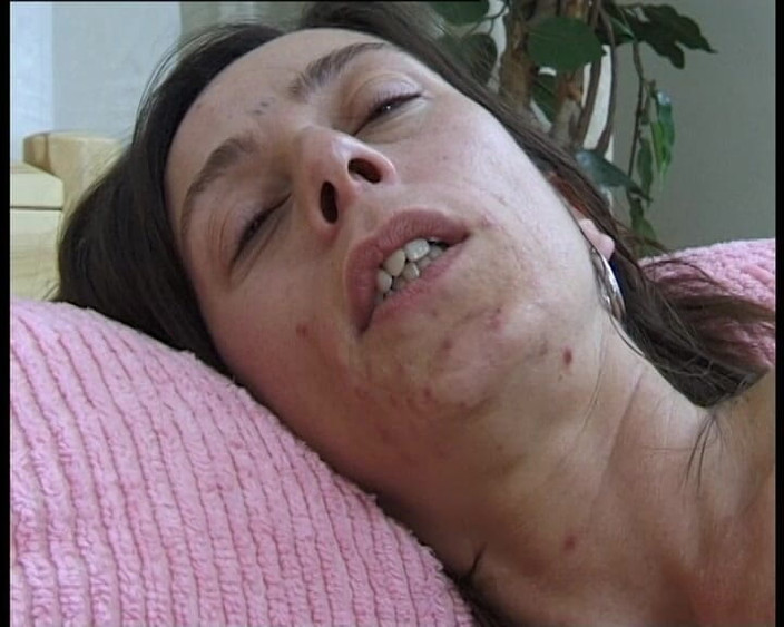 YOUR FIRST PORN: Dildoschlampe - dildo děvka