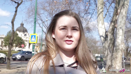 German Scout: NĚMECKÝ SKAUT - 18letá mladá křivky s velkými prsy Lucie vyzvedá a šuká