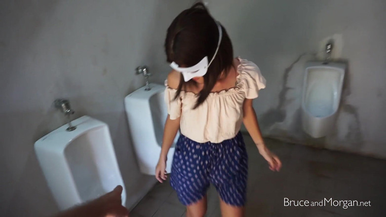 Bruce-and-Morgan: I Like Piss as a Urinal