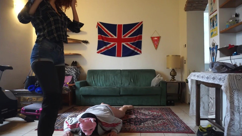 BDSM Deutschland: 발 뒤꿈치 제출에 돼지를 펨돔 볼버스팅