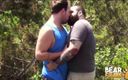 Bear Films: Bearfilms - Charlie Fiske e Sebastian Sax ao ar livre em...