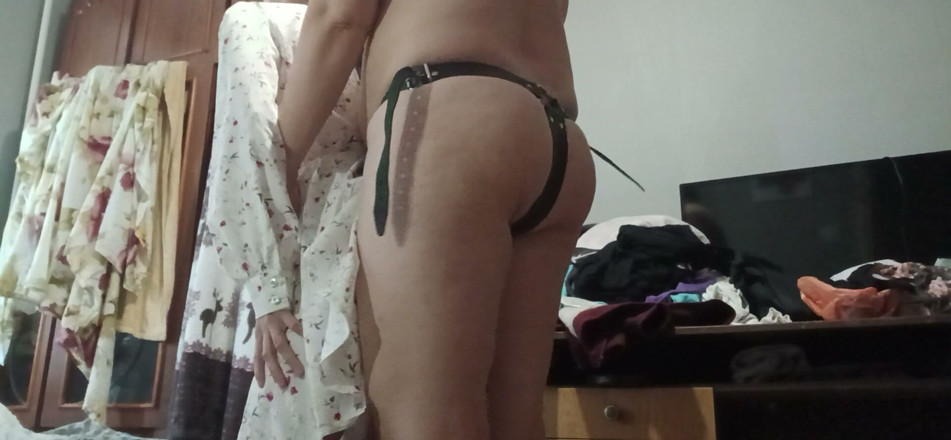 Lesbian-illusion: Erkek arkadaşım banyo yaparken erkek arkadaşımın üvey annesi elbisemin altında beni...