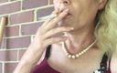 Transsexual MILF smokers: मुझे तंबाकू पसंद है