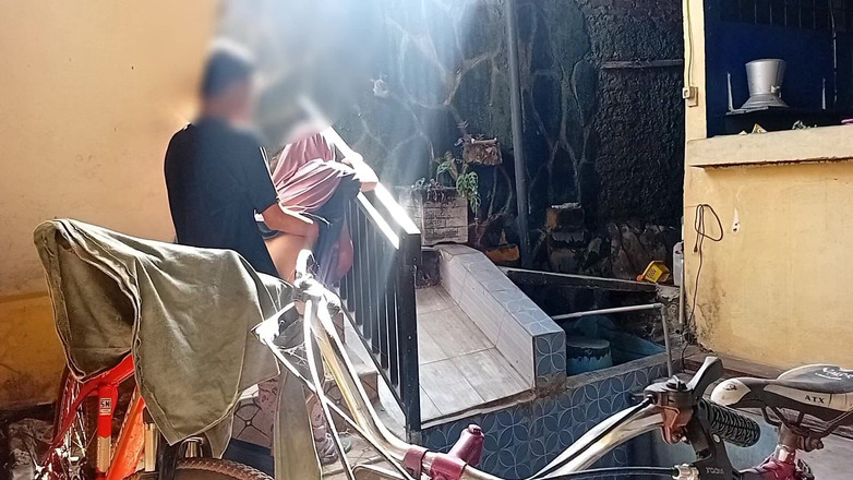 Famly sex: ajak entot sepupu ku hampur ketahuan ibu dan ayah nya...