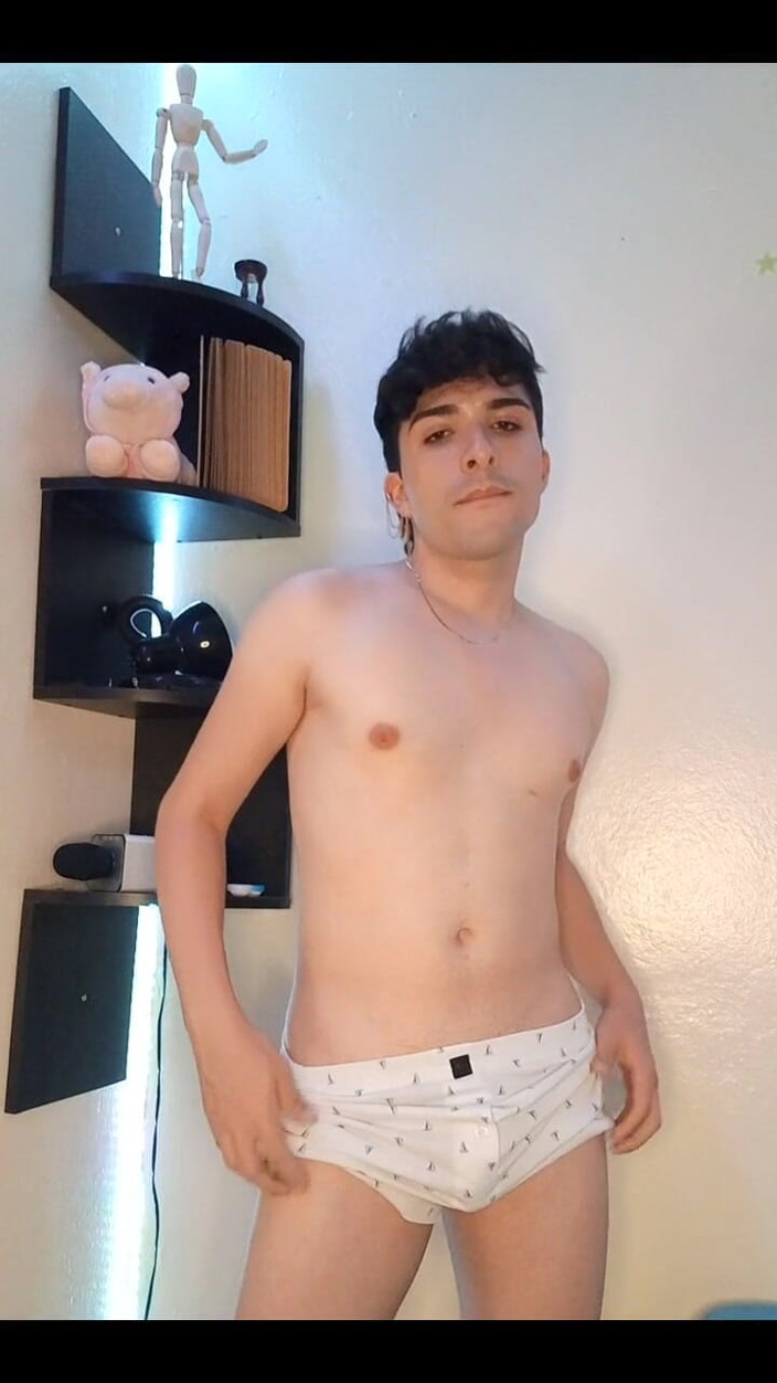 Diego_latinboy: Big Bulge Short Pant