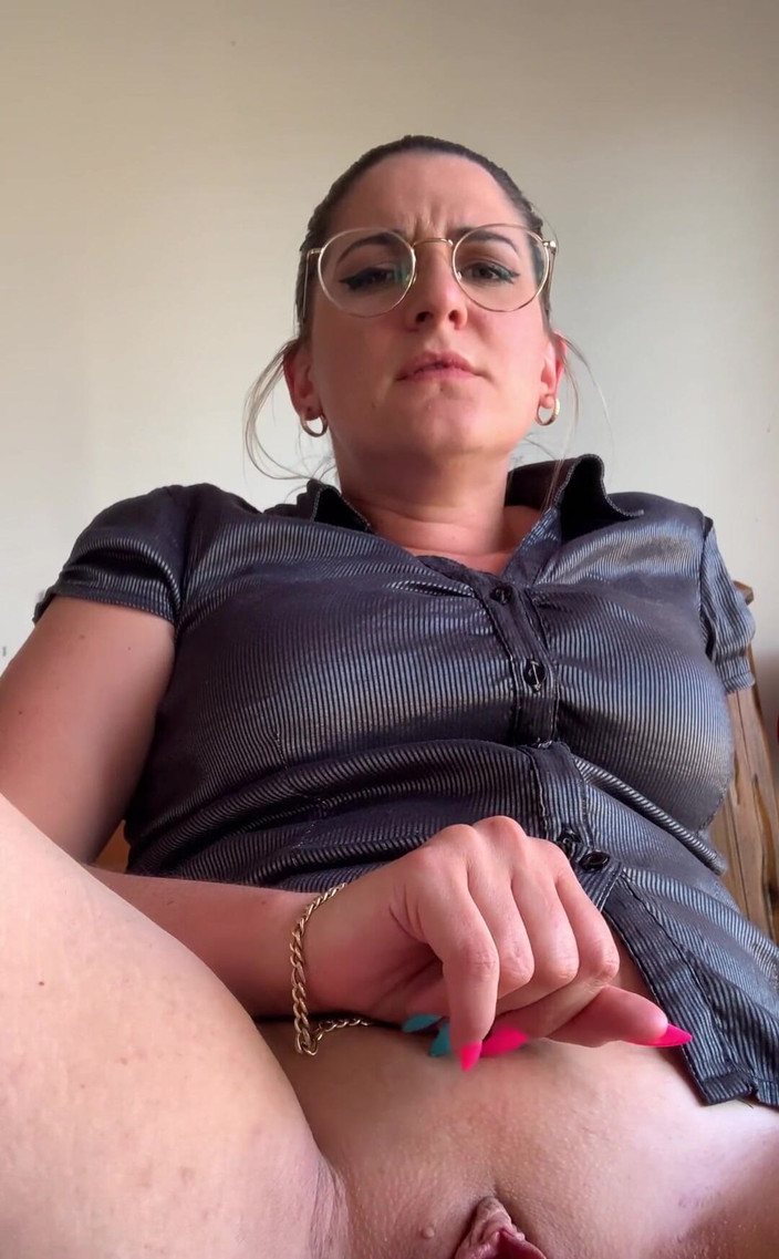 Princess Poppy: Making Myself Cum After Work
