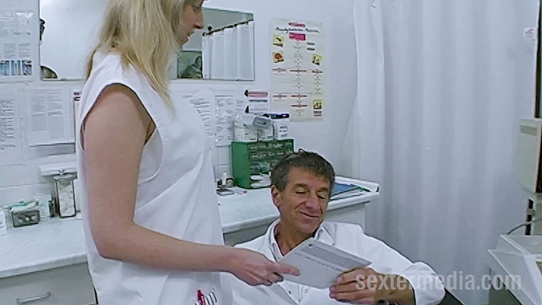 Klink by sextermedia: 活泼的四人行与飞溅的入口