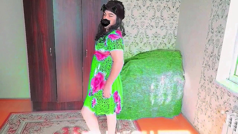 Kitty_Cross: Linda mariquita con suaves orejas en un acogedor suéter