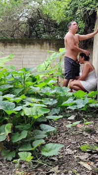 Aku ngentot ibu tiriku di luar ruangan sampai memeknya penuh sperma