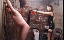 Sex Karma: Извращенная азиатка порет секс-рабыню в бондажном подземелье