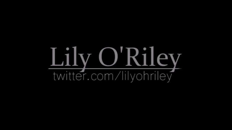 Lily O'Riley: Boar Bristle escovando)