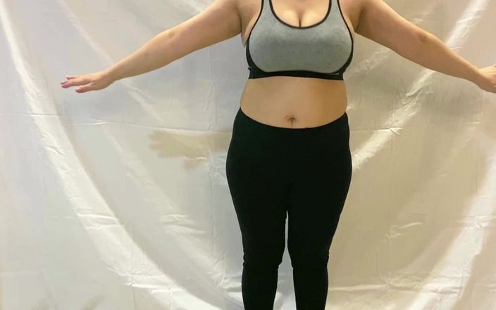 Faustina Pierre: Het yoga med mamma i tighta leggings och sport -behå