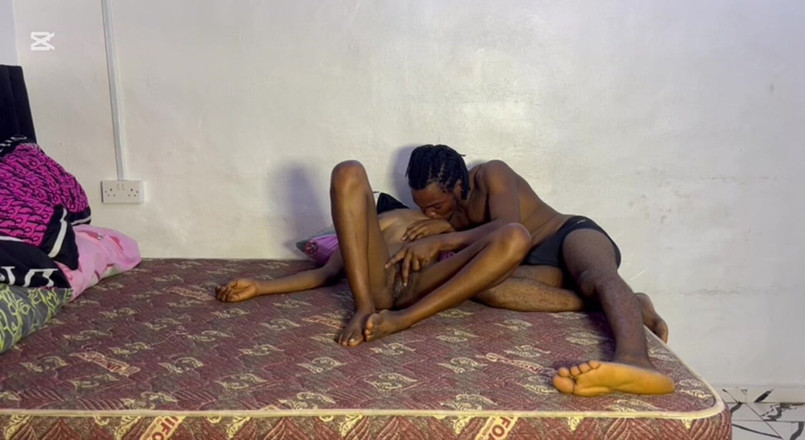 Africagirl: 21 Yers vechi indiancă desi servitoare sex cu proprietarul camerei