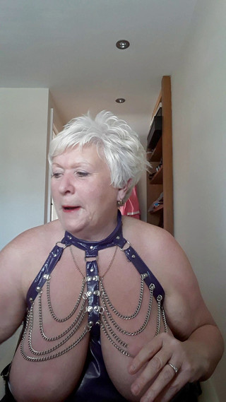 Uk Joolz: Pvc mov, joc cu pizdă pe scaunul de la birou