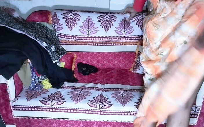 NixLeno: Hintli kadın domaltarak seks yapıyor