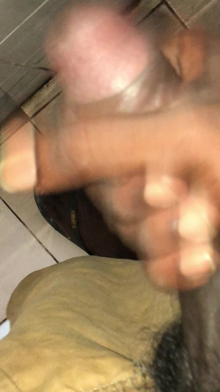 Master nuwan: トイレのマスター手コキでトイレの新しい巨根コック手コキ