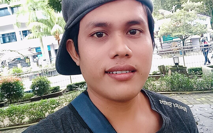 Bad luck: Det Är Tur När Jag Har En Behå, Det Är Lite Konstigt...