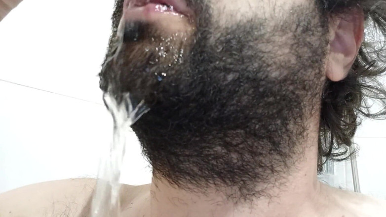 Kinky Guy: 长时间在玻璃杯里撒尿并喝我自己的小便