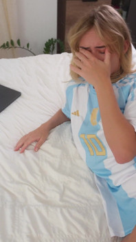Score A Goal In Me Argentina Fan dihukum kerana merayu kad merah Messi