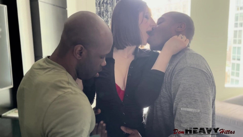 Dem heavy hittas: Hot Babe Meets Dhh in Hotel Bar