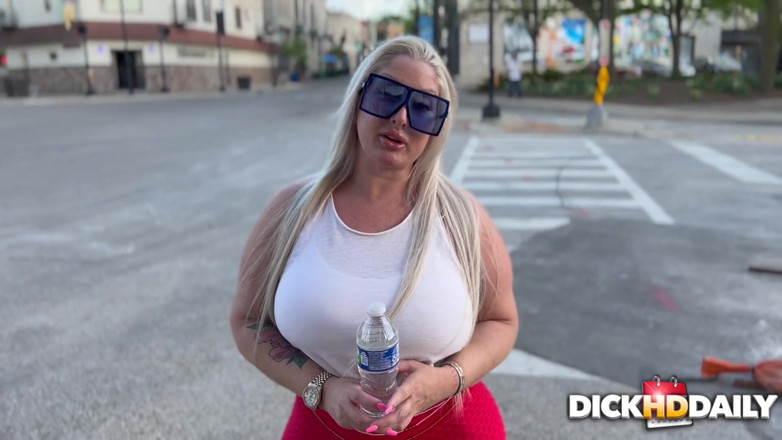 DICKHDDAILY: Off Site Lunch: Mz Dani