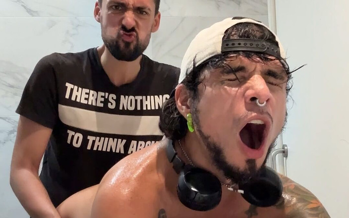 LEO BULGARI: モールのバスルームで巨大チンポにアナルを破壊!!