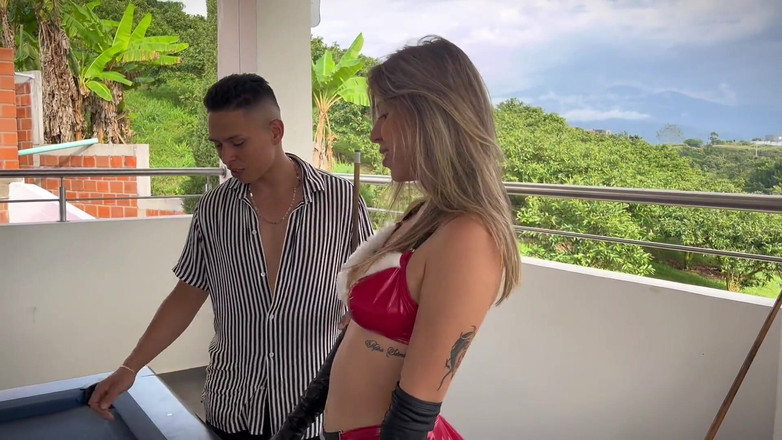 DilanClavijo: Peri sange menggoda bosnya untuk minta dikasih kenaikan gaji