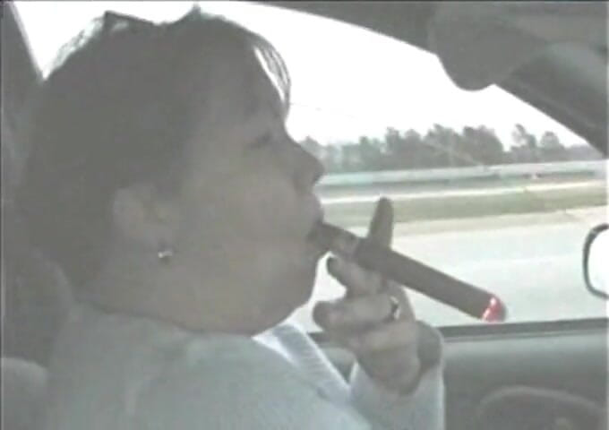 Smoking Dawn: Énorme colosse dans la voiture